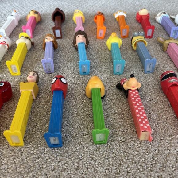 LOT OF PEZ DISPENSERS DISNEY, STAR WARS, SEASONAL + - Picture 6 of 9